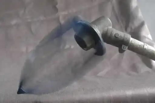 穴掘り作業